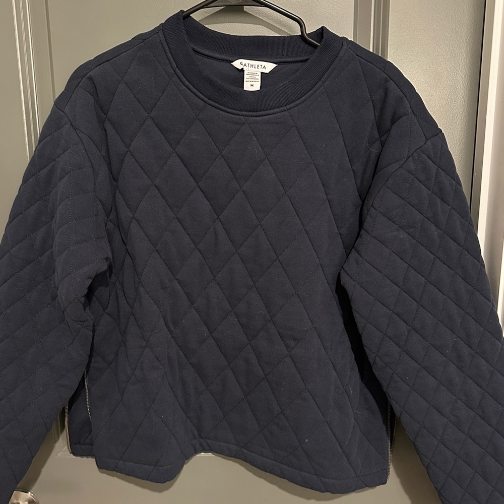 Athleta Quilted Crewneck Sweatshirt in Navy Blue